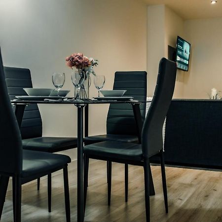 Bv Cosy Basement Apartment At Conditioning House برادفورد المظهر الخارجي الصورة