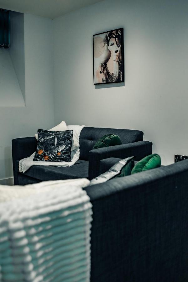 Bv Cosy Basement Apartment At Conditioning House برادفورد المظهر الخارجي الصورة