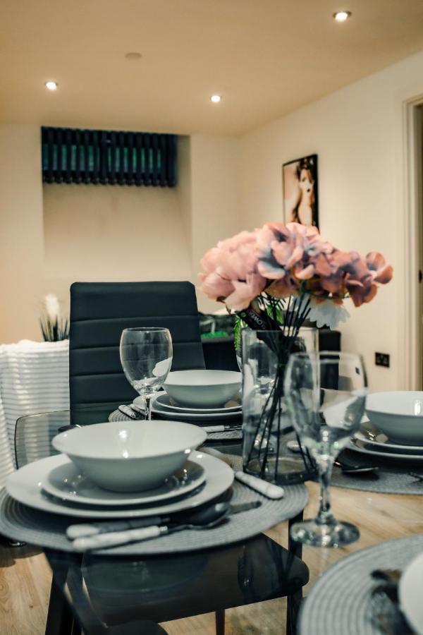 Bv Cosy Basement Apartment At Conditioning House برادفورد المظهر الخارجي الصورة