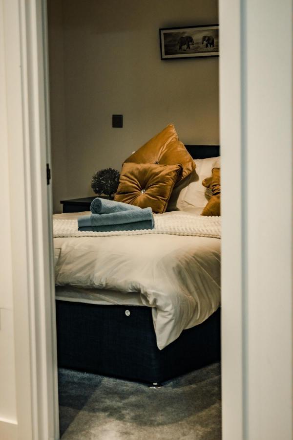 Bv Cosy Basement Apartment At Conditioning House برادفورد المظهر الخارجي الصورة