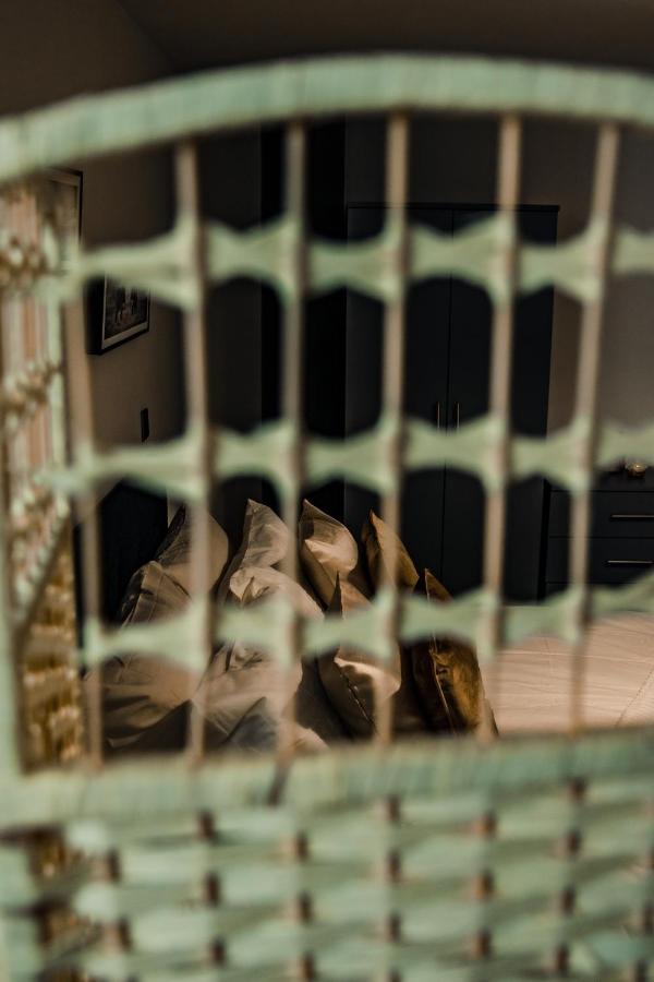 Bv Cosy Basement Apartment At Conditioning House برادفورد المظهر الخارجي الصورة